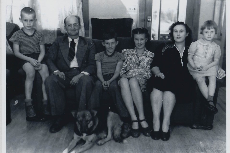 A family photo taken around the time that Eileen was writing her novel in 1945. She is the mother on the couch and her name was Eileen Siple then.