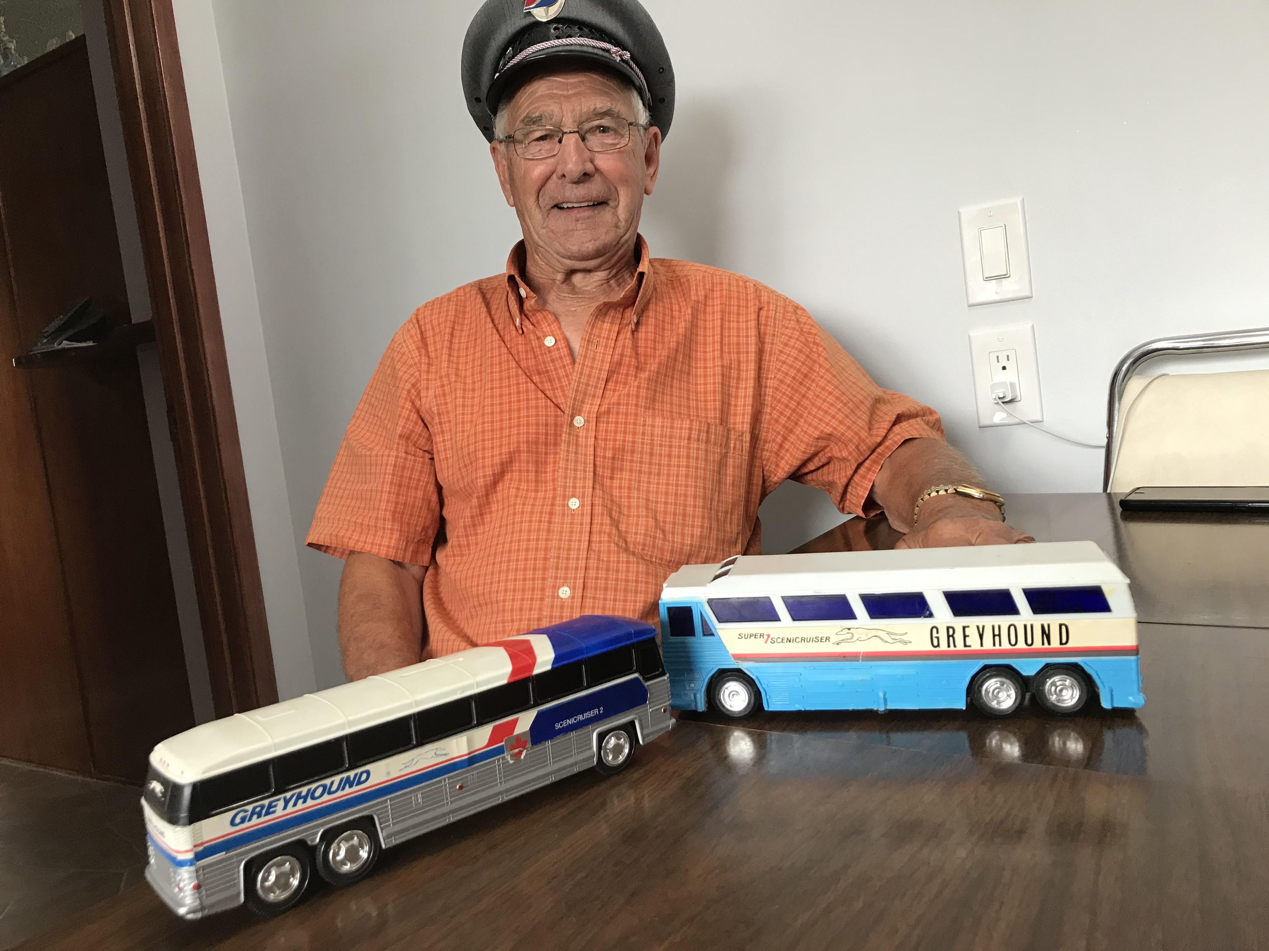 Diecast greyhound outlet buses