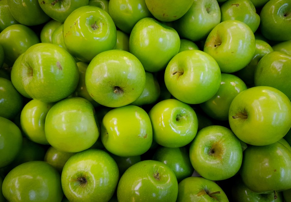 natural-foods-granny-smith-local-food-fruit-food-plant-1534977-pxherecom