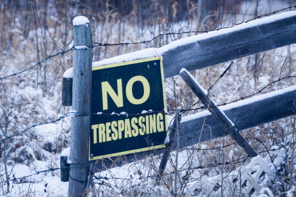 no-trespassing-sign