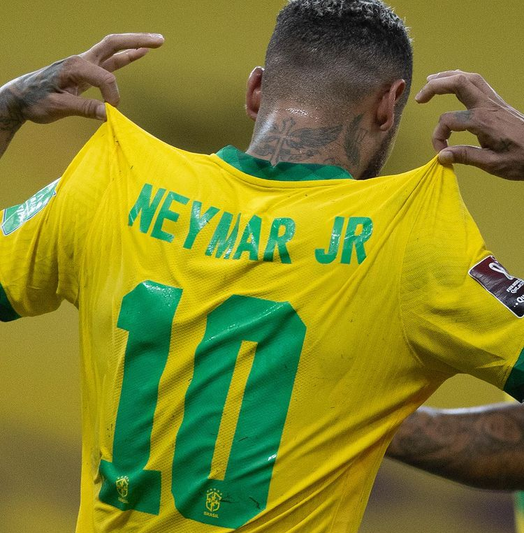 Neymar in brazil jersey Wallpapers Download