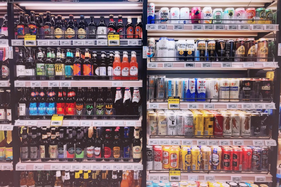 20240710-aurora-pexels-alcohol-license-convenience-stores-bm