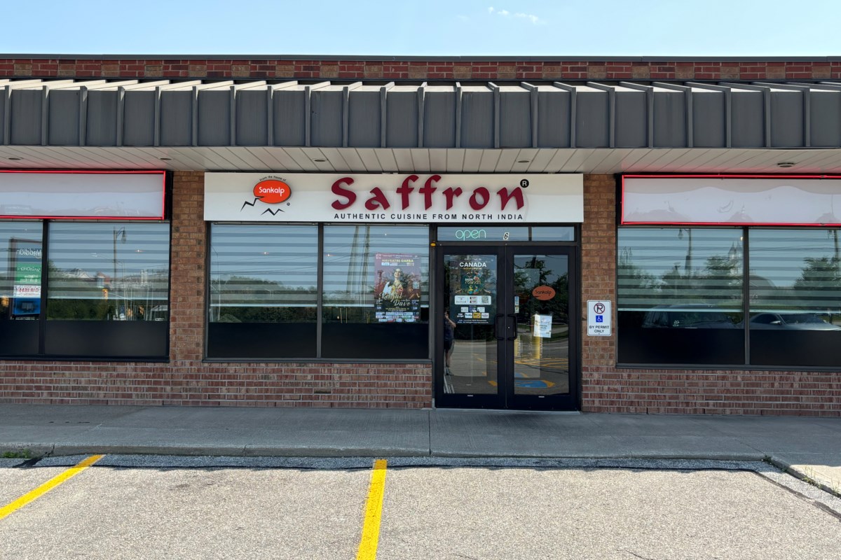 The Indian restaurant Aurora welcomes everyone to the Hindu dance festival