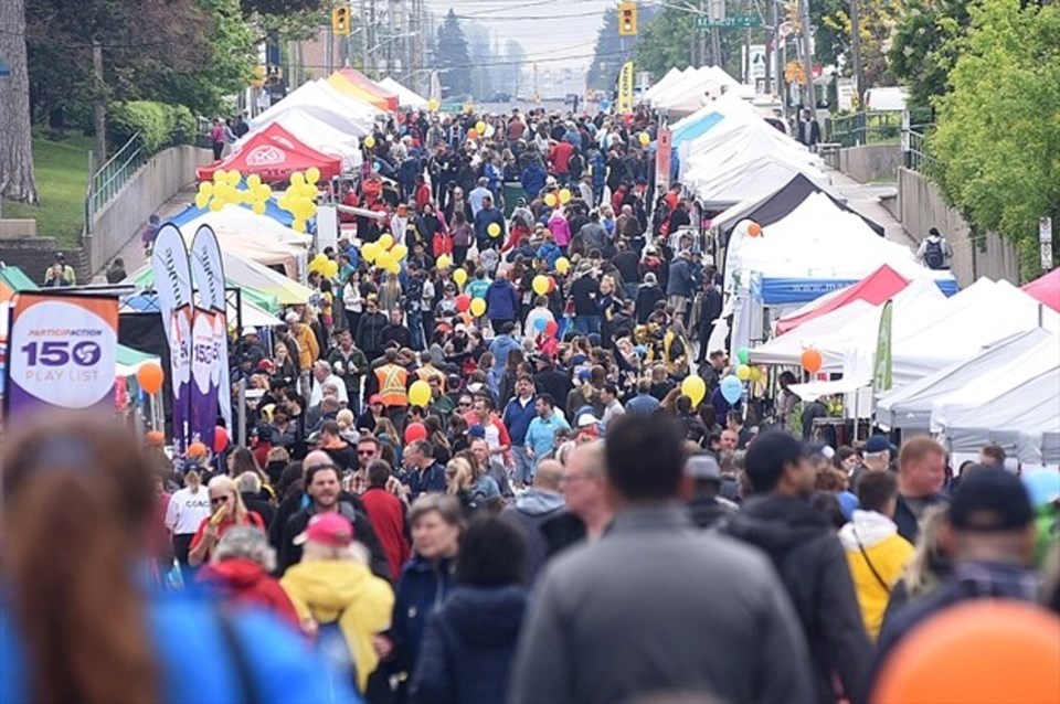 Aurora street festival takes over downtown Yonge Street Sunday