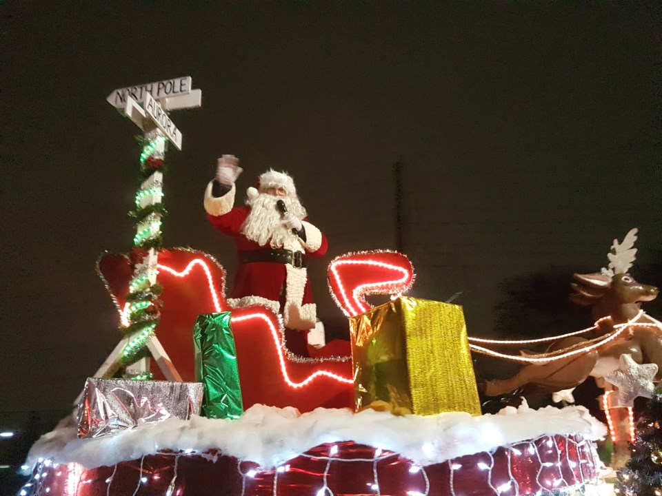 santa-parade-1