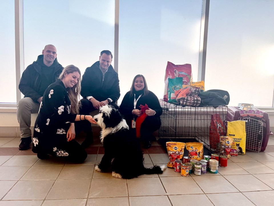 2025-01-27-ed-michel-manager-of-the-ontario-spca-barrie-animal-centre-delivers-essential-supplies-to-county-staff-at-the-barrie-east-warming-centre