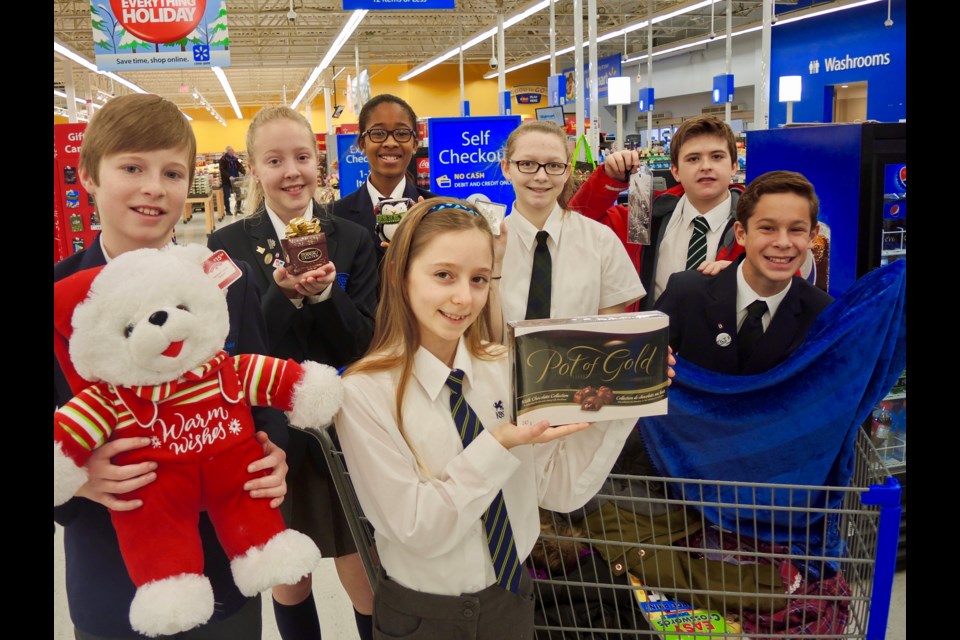 Your Monday Smile Students Christmas Shop For Lonely Seniors