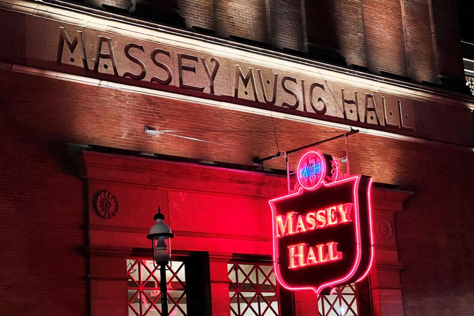 2021-11-26 Massey Hall KL 004