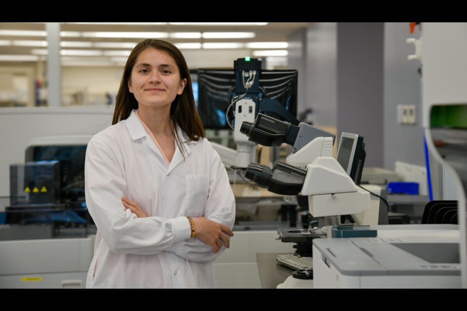 Elsa Salathiel, a third-year medical student at University College Dublin and recipient of this year’s Laura E. Crook Scholarship, returned to her hometown of Barrie to investigate wait times for melanoma surgery in rural versus urban areas and the impact of Royal Victoria Regional Health Centre’s innovative skin cancer biopsy clinic on early detection.