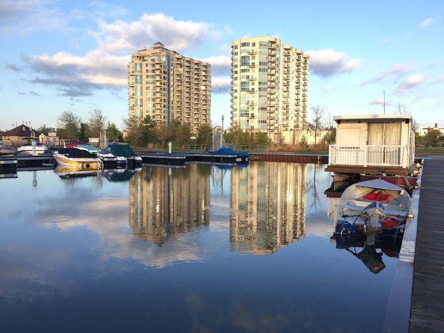 Good morning Barrie! Warm and humid weather returns ...