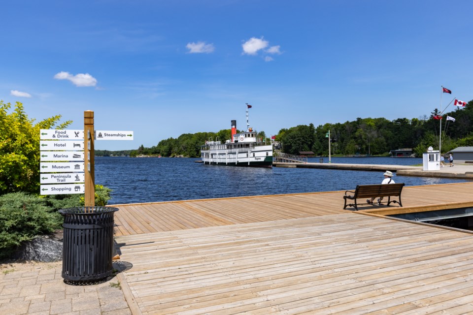 gravenhurst-wharf-peryle-keye-melissa-bradbury