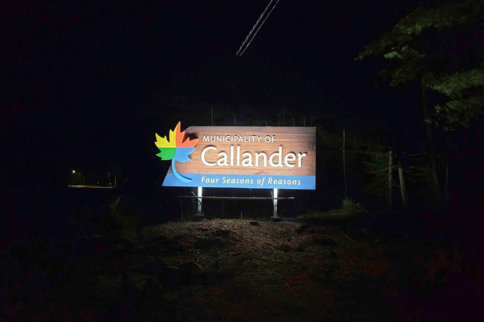 Here's a still shot for you so you can keep your eyes on the road -- behold Callander's freshly lit municipal sign