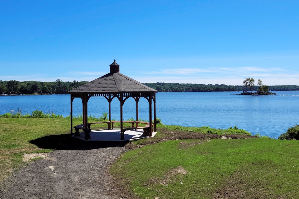 Callander~gazebo by Pier on Lansdowne~David Briggscrop