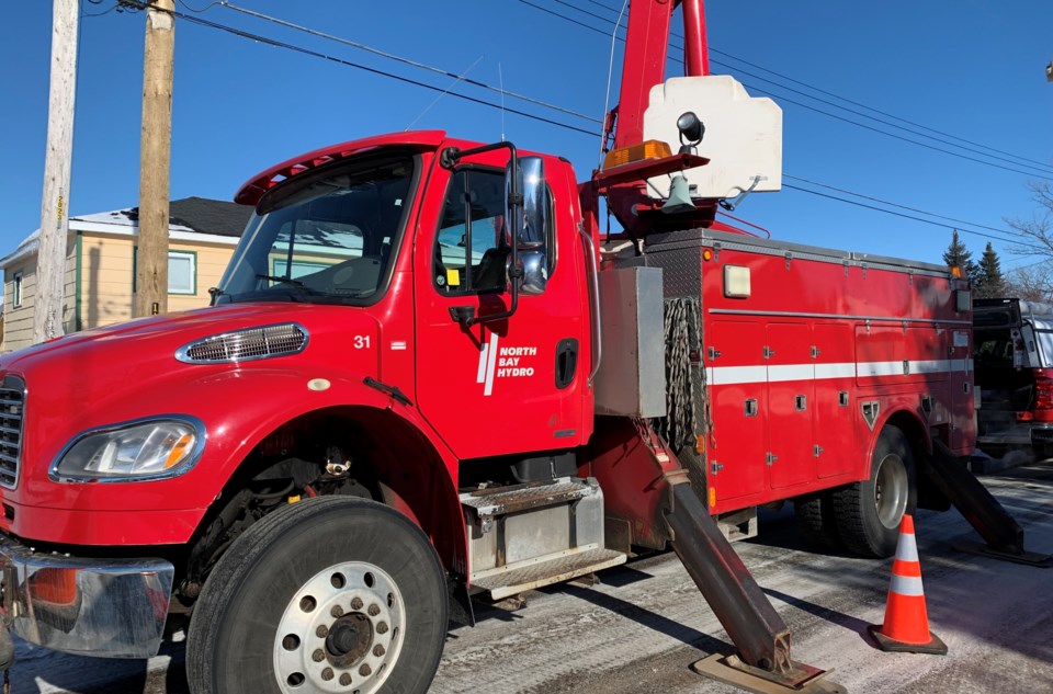 2020-north-bay-hydro-truck-cu-winter-turl