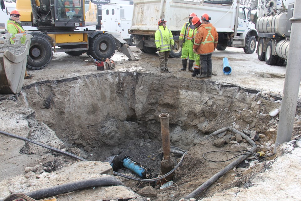 This water main break is causing traffic delays on Lakeshore Drive. Photo by Brenda Turl.