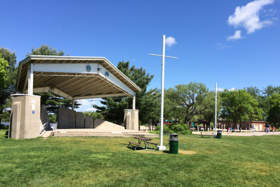 2021 kiwanis bandshell waterfront 4 turl(crop)