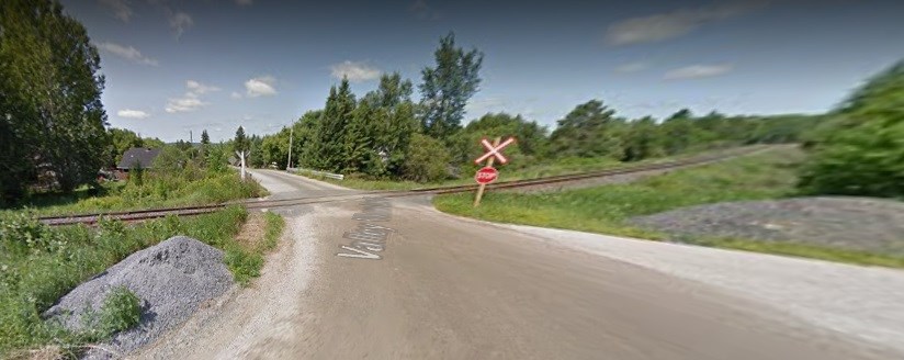 The Valley View Drive rail crossing. Courtesy Google Maps.