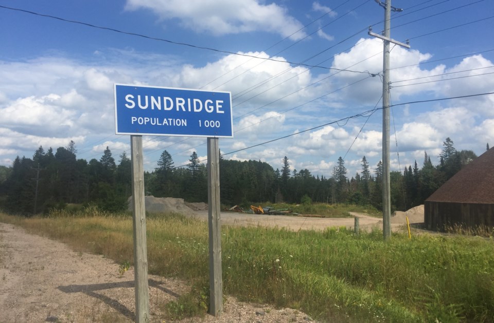 20200606 sundridge population sign wide turl