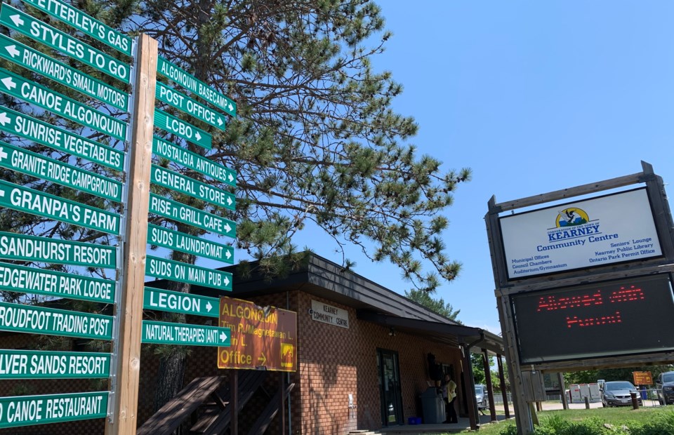 kearney-community-centre-signpost-turl