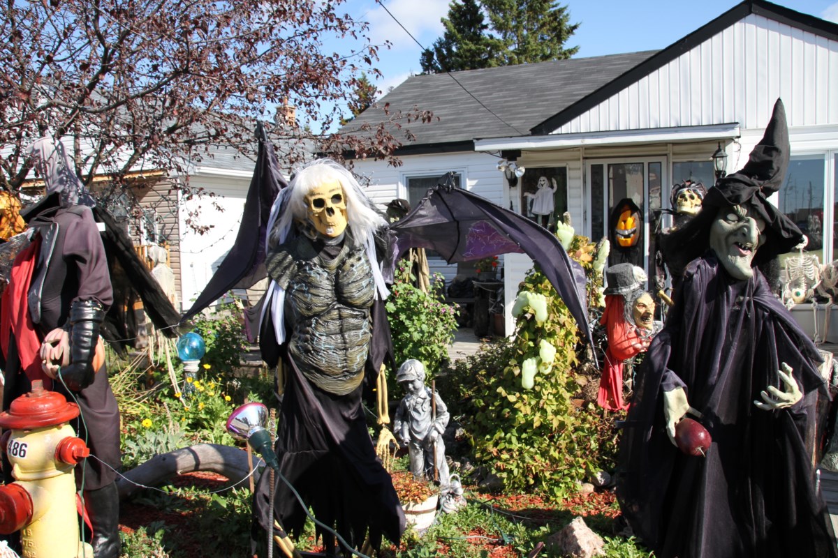A frightening amount of Halloween decor in North Bay (PHOTOS) North
