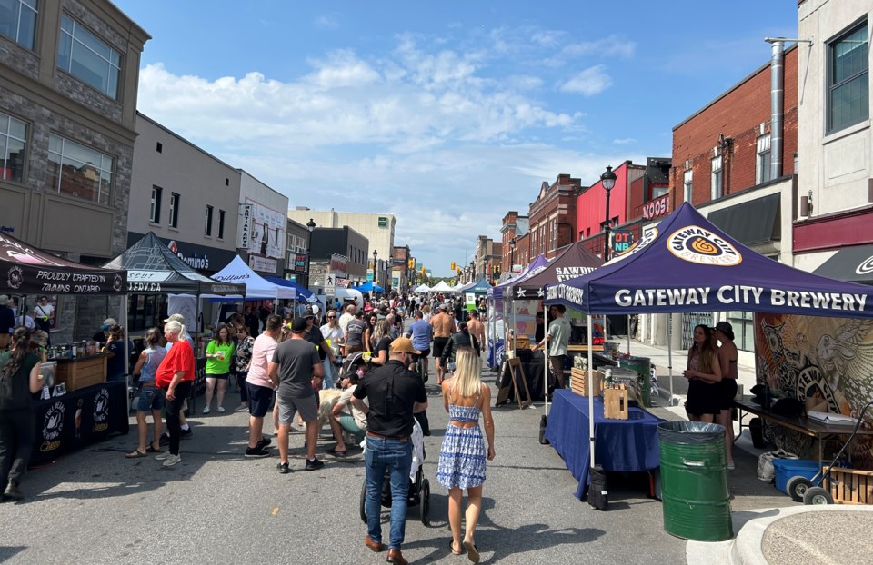 20240824-bay-block-party-crowd-1-turl