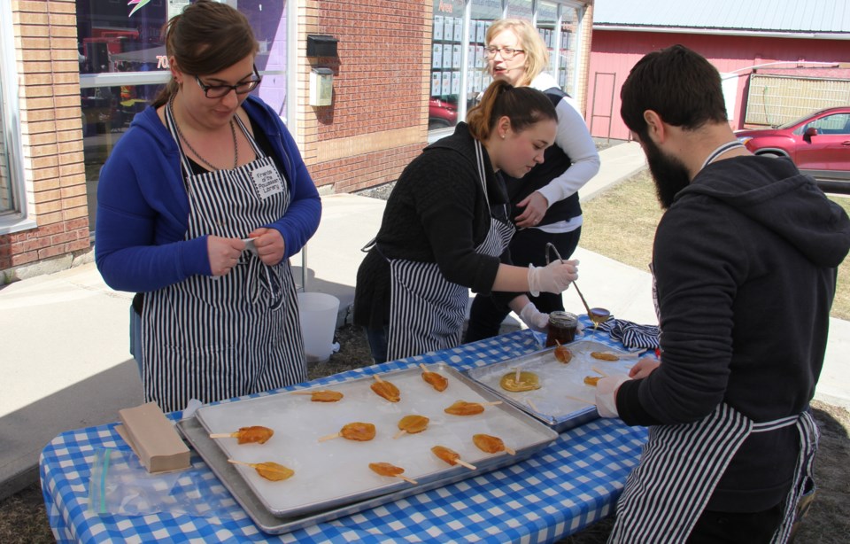 maple taffy treats turl 2016