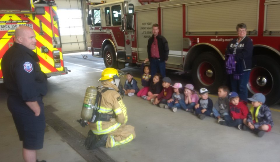 firefighters teach youngsters north bay 2017