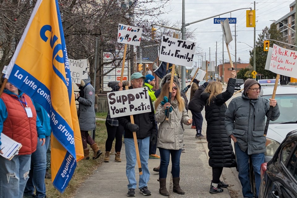 2024-11-15-cupw-576-canada-post-strike-campaigne