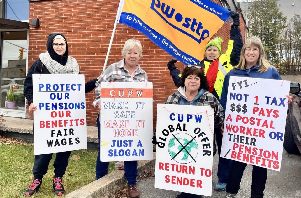 2024-post-office-striking-workers-huntsville