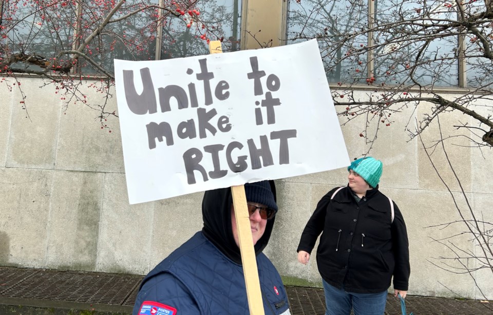 20241126-local-576-cupw-canada-post-strike-4-turl