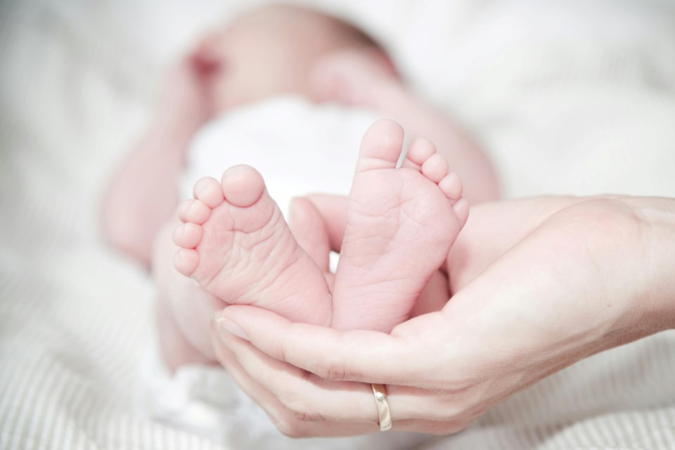 2024-12-18-baby-feet-pexels-reneterp-325690