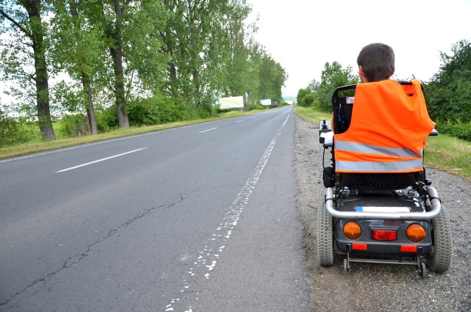 powered wheelchair shutterstock_104595662 2016