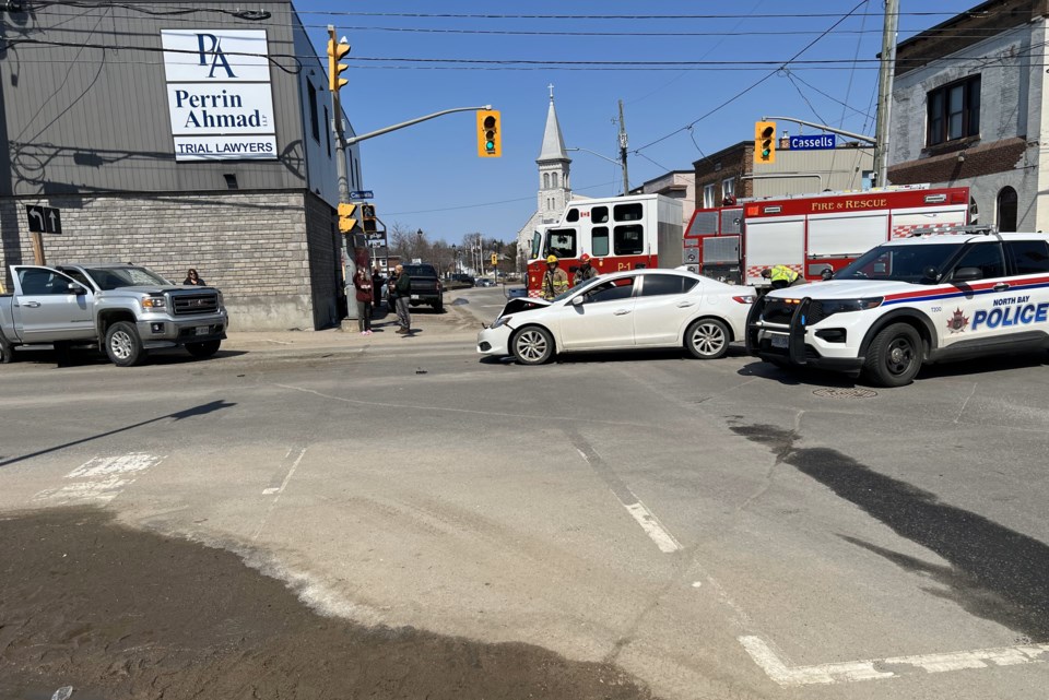 20230412-accident-cassells-and-mcintyre-west-oakes