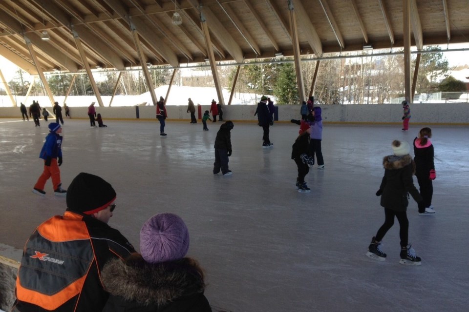 2019-bill-barber-rink-family-skate-callander-2019