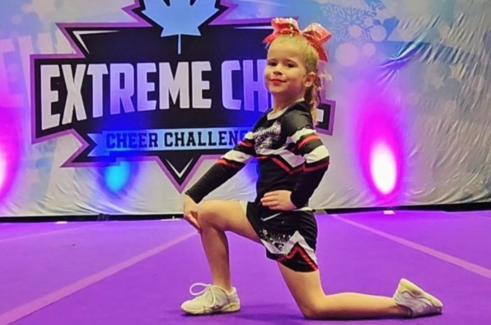 2025-olivia-hellawell-lightning-cheer