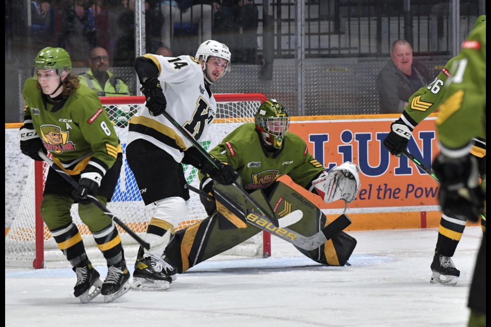 Joe Vrbetic makes 7 first period saves. 