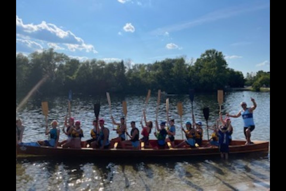 The North Bay Canoe Club war canoe team.