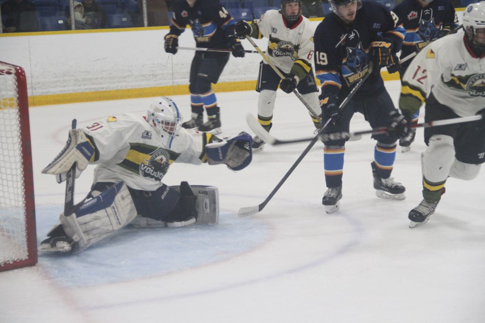 Voodoos prospect Jackson Curran with a first period save. Photo by Chris Dawson/BayToday. 