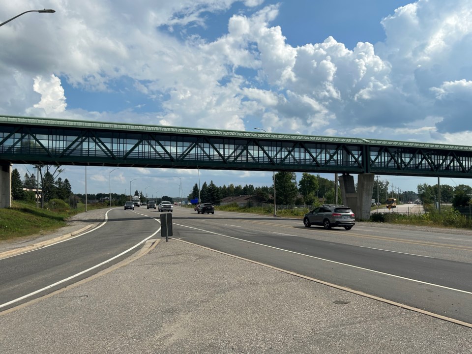 2023-09-06-pedestrian-bridge