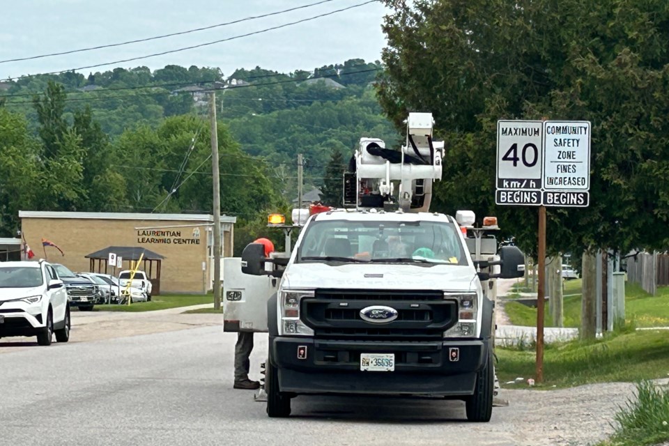 The Community Safety Zone signs mark the drop in speed from 50 km/h to 40 km/h.