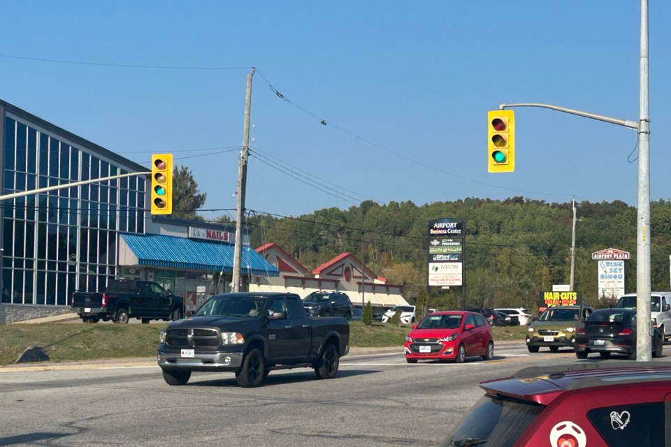 2024-09-19-airport-road-signal