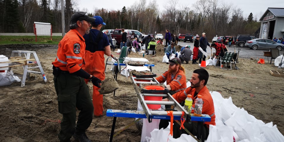 20190527 flooding jocko point sandbagging neil brown