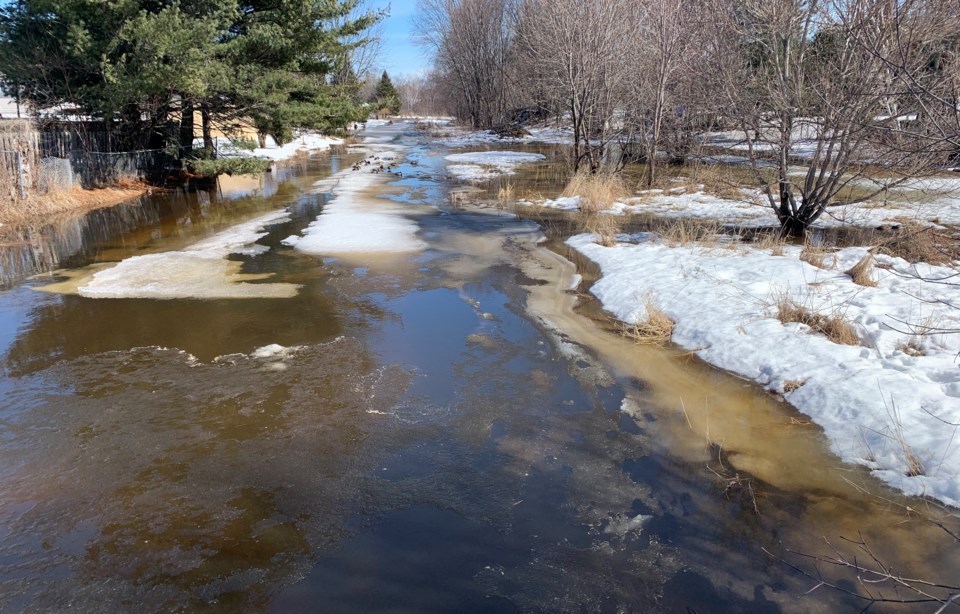 20220321 parks creek flooding 1 turl