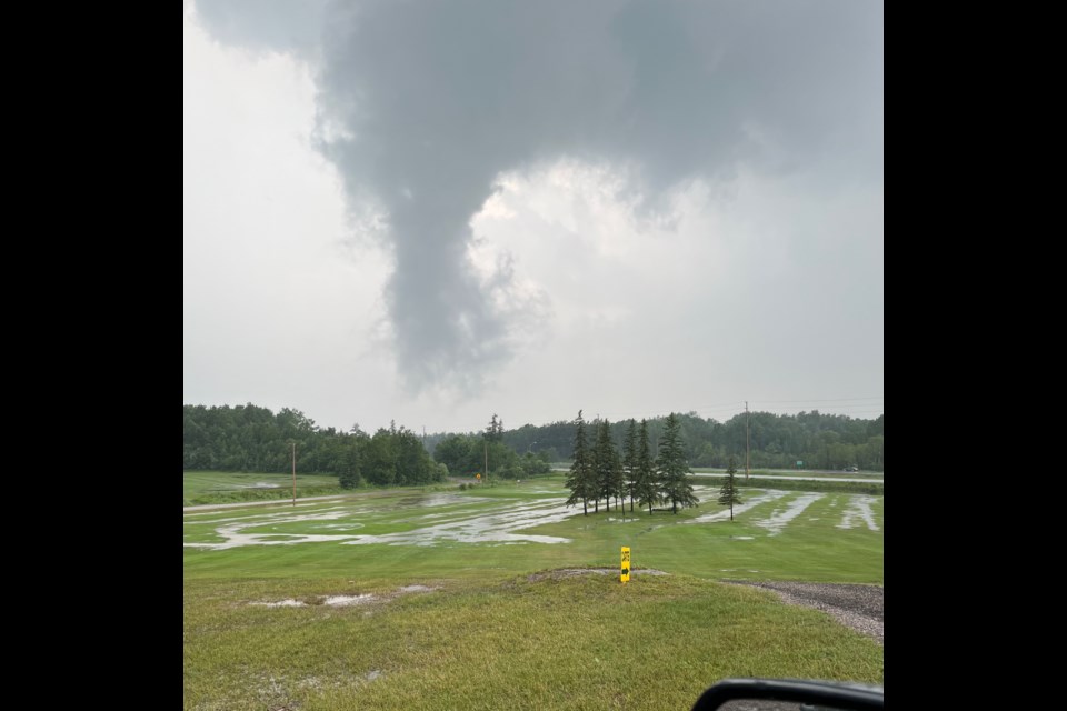 Funnel shaped cloud near Highview Golf Course in Powassan. Photo by Lee Anne Dawson. 