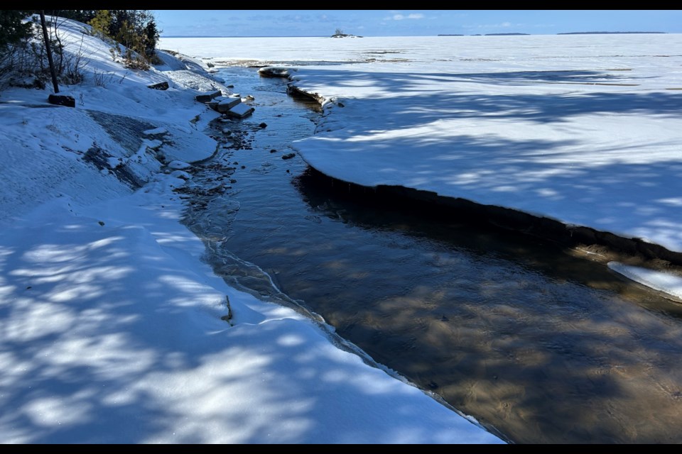 The shoreline of Lake Nipissing has become dangerous this past week due to warmer temperatures. The MNR has issued a caution.