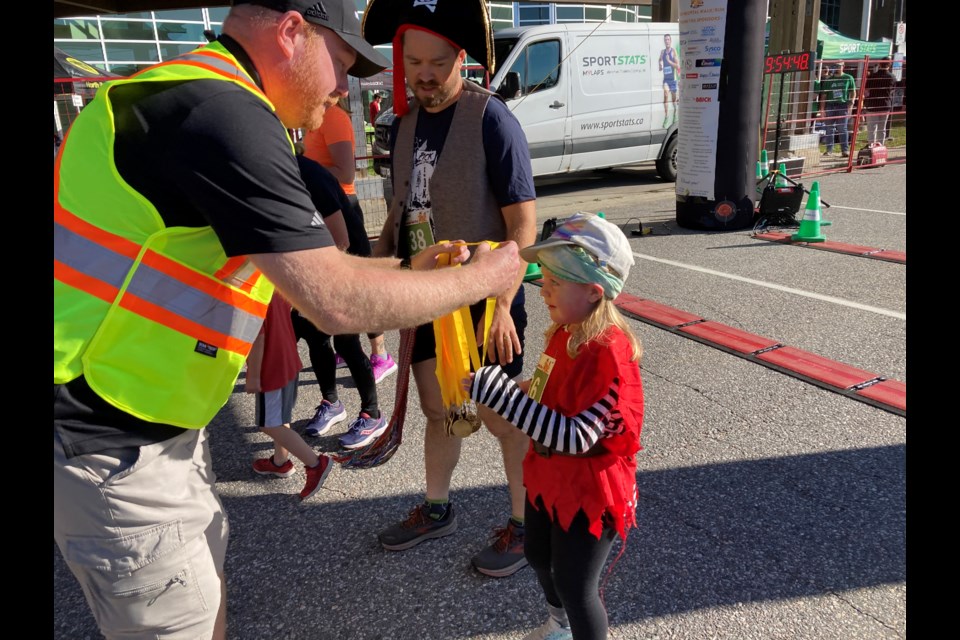 Young and old supporting health care close to home during hospital walk/run