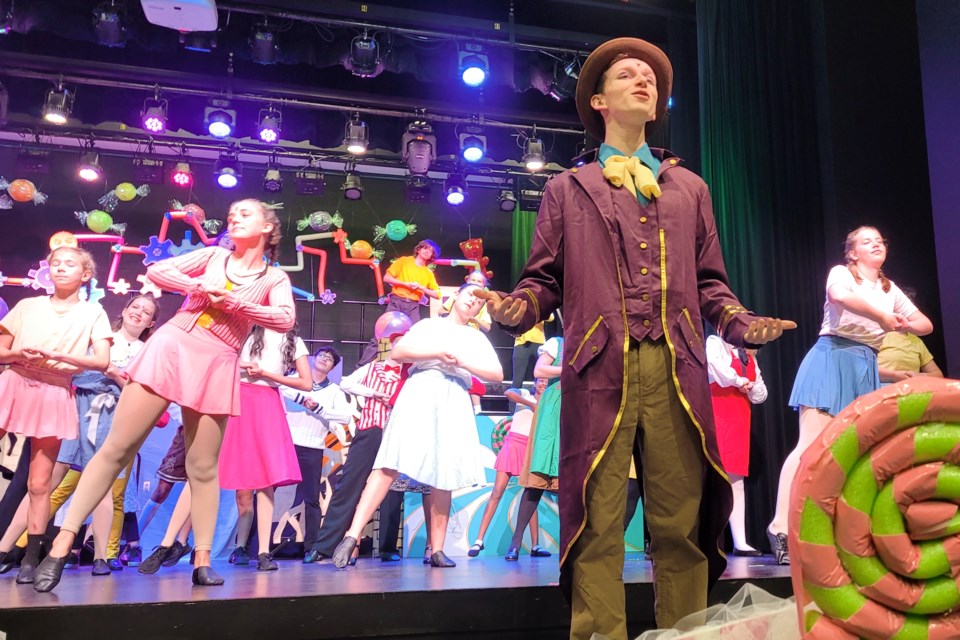 The cast and crew have another run through of Willy Wonka before opening day