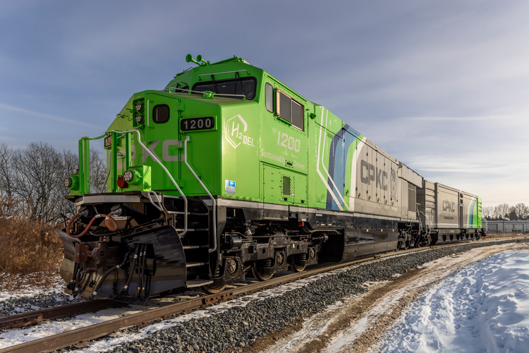 Canadian Pacific Kansas City Partners with Ballard Power Systems for Hydrogen Locomotives