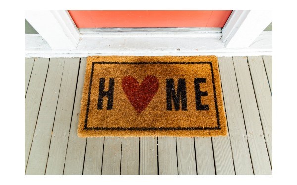 home-welcome-mat-pexels-kelly-2949992