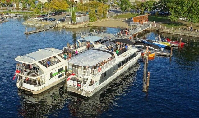 kelowna-houseboat-fined-credit-facebook